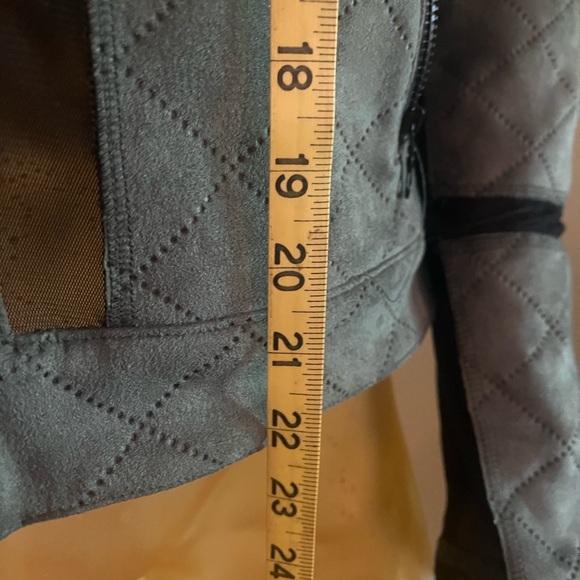 NWOT Moto Style Activewear Jacket, Mesh Cutouts, Size L - Picture 6 of 11